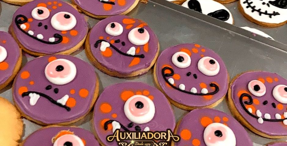 Dulces de halloween en linares pasteleria auxiliadora